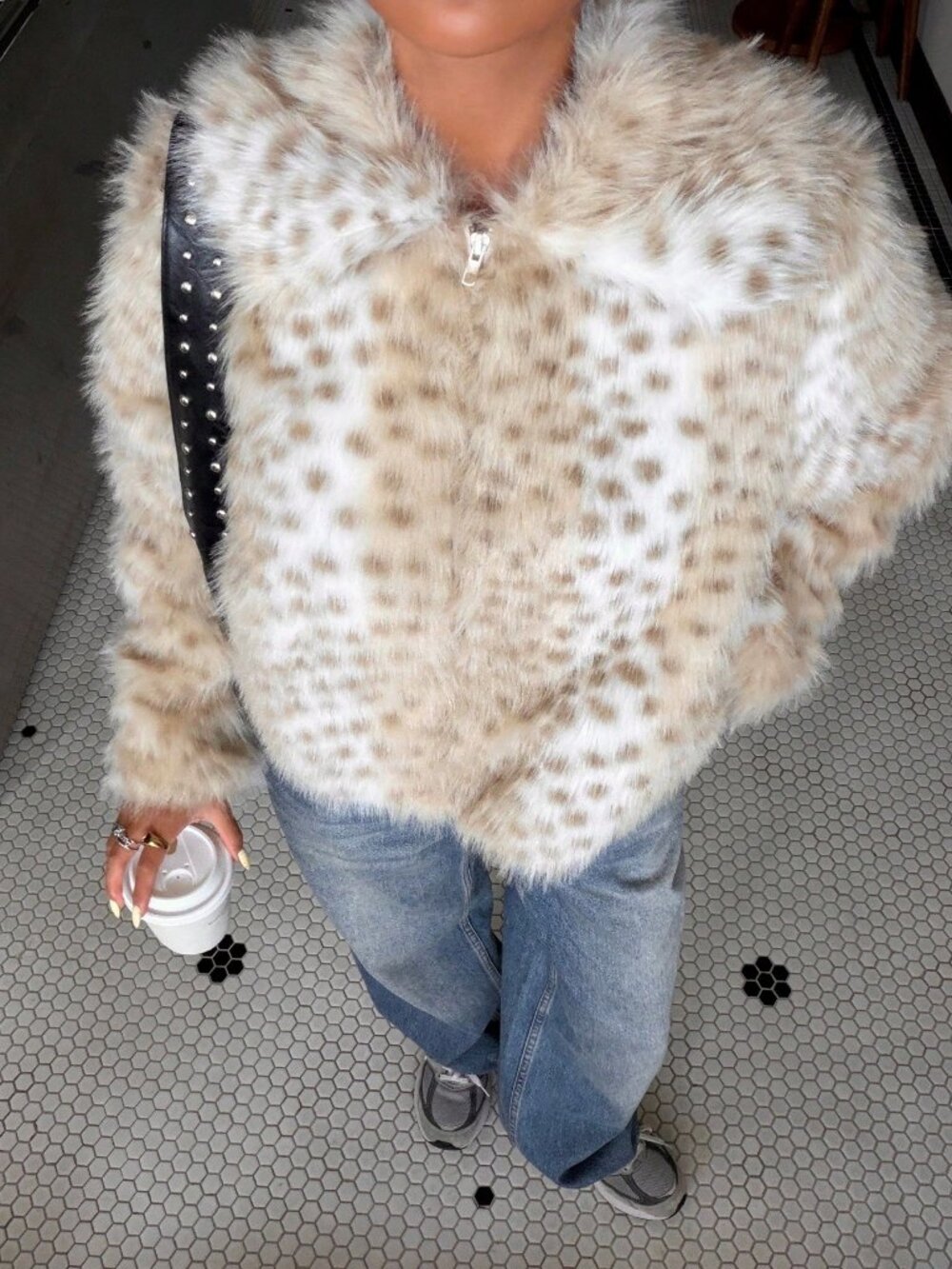 Multicolor Casual Women's Zip Pockets Drop Sleeve Loose Short Faux Fur Coat